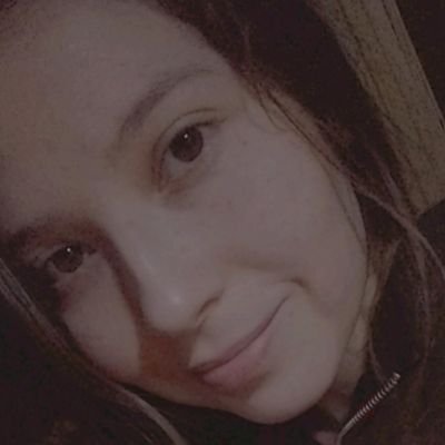 KataAgurto's profile picture. Soy socióloga, a veces futbolera 💙❤️ y un día fui bombera.