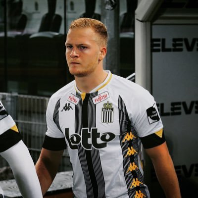 Professional footballplayer at Sporting Charleroi 🇧🇪⚽️ https://t.co/pP4HdYYCvo