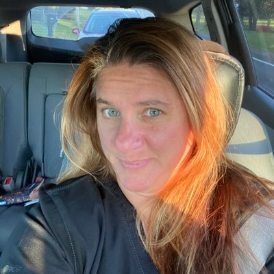 rietschlin06's profile picture. Medical Assistant , wife of a roads and bridges contractor. Conservative, proud member of #LNYHBT army!