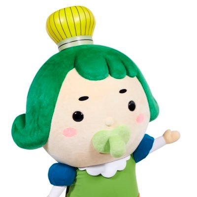 _______京都宇治ご当地キャラ公式アカウント________茶筅の冠をかぶり、マントに大きく茶の文字を刺繍。抹茶味のおちゃぶり、もとい『おしゃぶり』をくわえご機嫌に活動中♪ #京都 #ご当地キャラ #ゆるキャラ #抹茶ーず #kyoto #japan #ujicity #茶茶小王子 #MatchaPrince