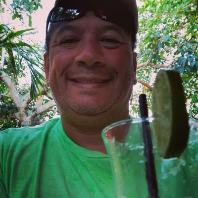 rmiranda67's profile picture. Trabajador independiente (cuesta, pero se puede). Siempre por la derecha. Lamentablemente, para algunos, Pinochetista. #YoVotoRechazo