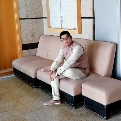 जीन्दगीमा सबथोक भूल्नु तर आमाले बोकेको घाँसको भारी र बा'ले बोकेको जिम्मेवारी कहिल्यै नभूल्नु।