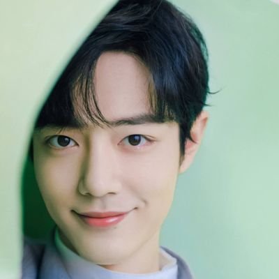 b8hlNLEvIDhuUIY's profile picture. 