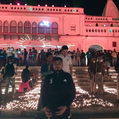 ऐ उम्र!!
कुछ कहा मैंने,पर शायद तूने सुना नहीं.
तूँ छीन सकतीं हैं, बचपन मेरा,पर बचपना नहीं •◆
#राम_भक्त