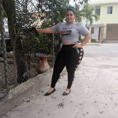 Elizabe11880060's profile picture. smile