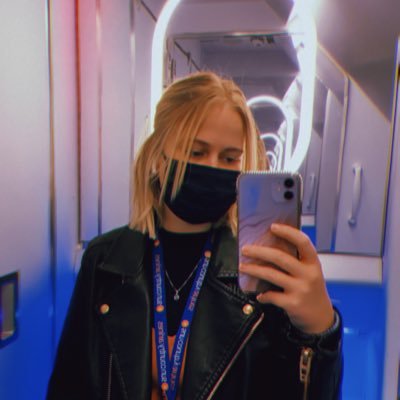 sorry if I don’t pick up I’m busy flying people to Cabo during a pandemic 👁👄👁 {she/her}