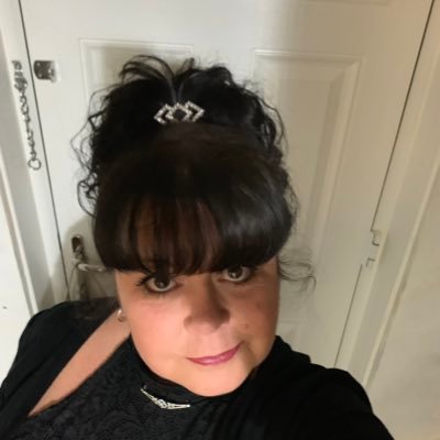 JHG8991's profile picture. Mother, Grandmother, miniature modette, lover of all things sausagey, too far Saaf x