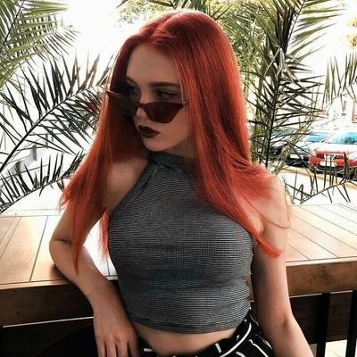 cemrenisx's profile picture. 