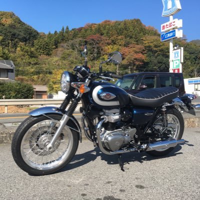 バイク好きの妻子持ちアラフォーです。W800所有。無言フォロー歓迎! YouTubeで動画あげてます。 モンハンワイルズに夢中 https://t.co/ku1nj26dAZ
