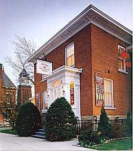 Trinity House Inn & Bed and Breakfast is located in Gananoque, ON in the stunning 1000 Islands region featuring fine dining and accommodation.