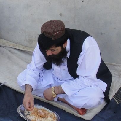 ژوند ډیر لنډ دی په دی نه ارځی چی څوک دی چاته پکښی چاپلوسی وکړی