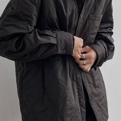 QlGKTNEajvXv3g7's profile picture. ただの裏垢