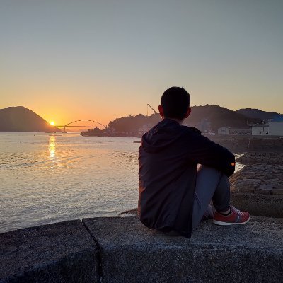 2020年からCADとジオラマを始めた広島市在住のモデラーです。
3Dプリンターで独自パーツを制作し、哀愁漂う建築物や植物を丁寧にミニチュア化。
【荒廃した世界を旅するようなジオラマ】をテーマに、自作パーツだけで構成することにこだわっています。
