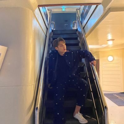 RP - talented member with rapper position on SEVENTEEN, 김민규 is the name - #HipHopTeam #헹가래 (REST)