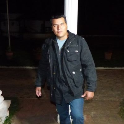 Hijo de Dios. Siervo de Jesucristo. Esposo y padre de tres hijos varones.