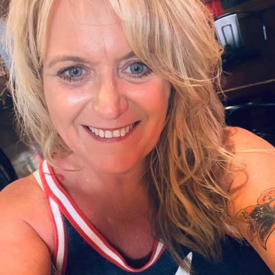 Kentucky Wildcats Fan💙#BBNFAM #WeAreUK. Girls love sports too! #MLB @Braves⚾️Love Summertime, Flowers Music and all things fill you with happiness☀️