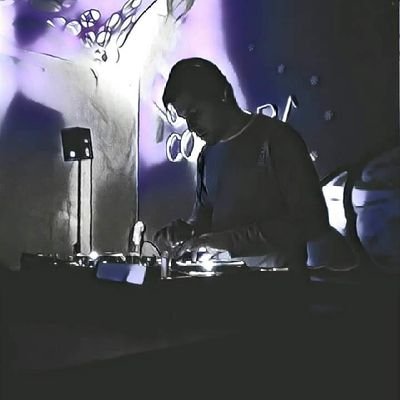 justinhawells's profile picture. Retomando su faceta como Dj a partir del año 2017, Justin Hawells los invita a visitar su Fan Page: https://t.co/RCixooj7MB