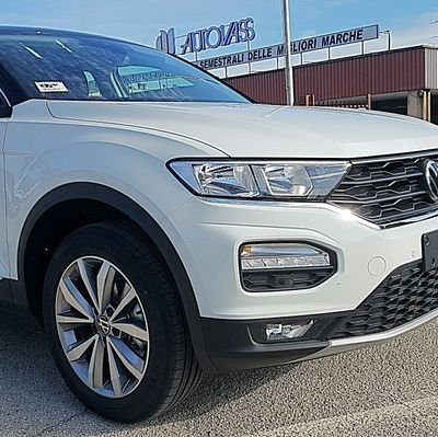 Auto nuove, aziendali, km zero e SUV delle migliori marche. Da oltre 45 anni solo offerte serie, trasparenti e vantaggiose. 0733.638358