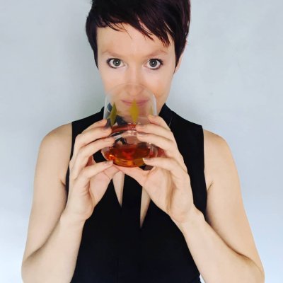 Certified Librarian (MLIS '22 @uw_ischool). whiskey nerd of @whiskeywomenpodcast. brand ambassador for @milamandgreene 🥃