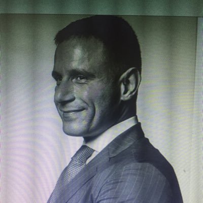 SimoneMoretti16's profile picture. Hotel Manager 🏫, rugby chap 🏉and Coya’s dad 🐶 not always in this order 🤣.  Un po’ UK, un po’ Roma .