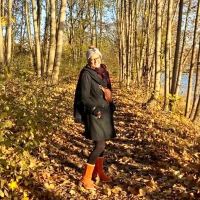 „Die Frau ist eher den Bedürfnissen ihrer Eizellen angepasst als ihren eigenen.“ - Simone de Beauvoir