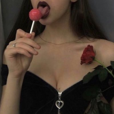 19 year old Financial dominatrix ☽ $10 tribute to DM. Message for Paypal, Venmo & Cashapp ✷ Don’t waste my time. ✧*:･ﾟ