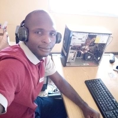 Woury03's profile picture. Je me nomme Mouhamadou Woury Sylla d'origine Guinéen né et étudie au senegal Formateur en informatique, technicien en  Maintenance et réseaux informatique