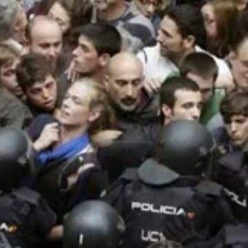 . llegim República...fem República.
La història ès la https://t.co/lSRjB1gXhM dels fets, i la https://t.co/lSRjB1gXhM és la història dels sentiments
(Claude A