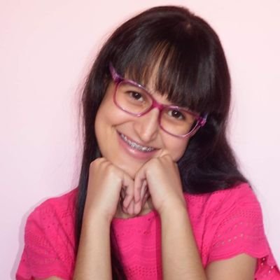 Cristã - Escritora - Pentecostal - Autista
Conservadora demais para os liberais. Liberal demais para os conservadores. Em matéria de Teologia, não de política.