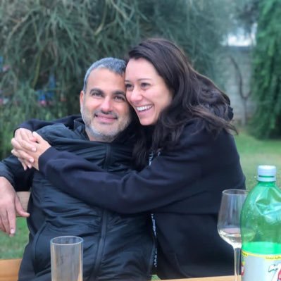 Dentist/ Periodontist Owner of Lounge dental clinic (DT beirut & Antelias) Ass. professor @ the Lebanese University/ Diplomat of the American Academy of Perio