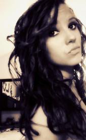 Jeniye37's profile picture. 