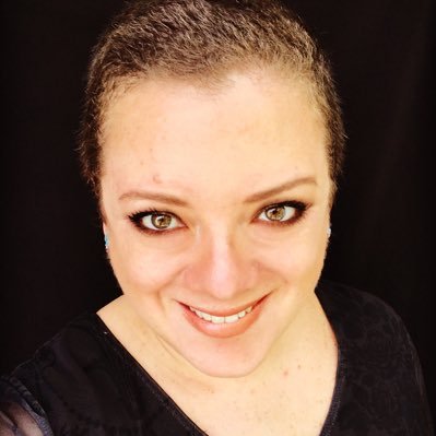 La_Ghersi's profile picture. Cantautora, Educadora y Romántica sin remedio.