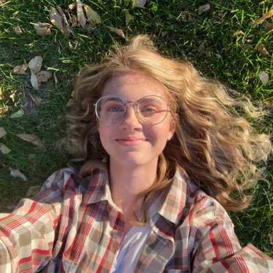 VelvetJessen's profile picture. She/her