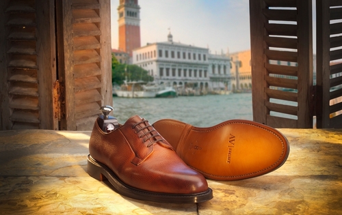 Style, elegance, quality and design - these are the concepts that fuel AV Eight - the luxury brand born of the spirit and glory of aviation.
