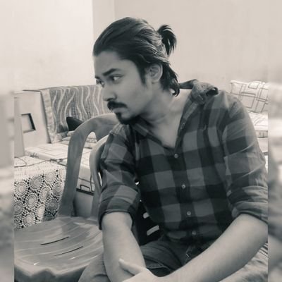 👨🎓 Software Engineer 👨💻
♐ Sagittarius
💯 In love with 💻 ❤✨
Connect at LinkedIn.
Facebook: https://t.co/s5f9WZKvd0