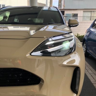 yulippe0129's profile picture. YARiSCROSS🚙HV/ベージュツートン🧸11月15日 契約→５月11日納車🚙無言フォロー失礼致します🙇🏼‍♀️好きなもの⇨🏝🏄🏼‍♀️🏋🏼‍♀️🧘‍♀️🍺🪴🐱💃