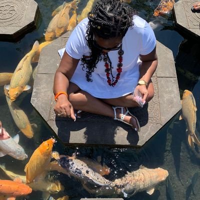🐶🔴⚫| 🌎 Traveler| 🥘Amateur Chef| 🍹Enthusiast| 🐘🔺