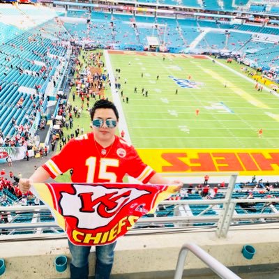 how Bout’ those Chieeeeefs ! 🌚🏆🏈🔥❤️💛#ChiefsKingdom