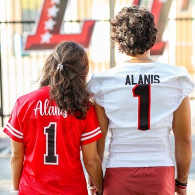 MercedesAlanis's profile picture. 