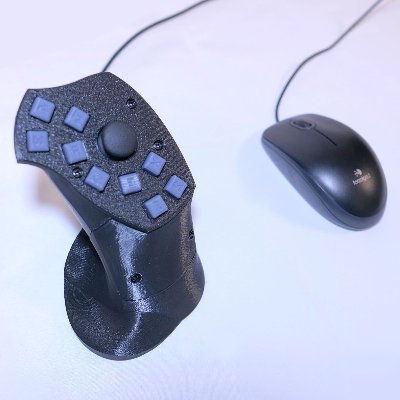 ラピンク マウスと使うコントローラー を開発してます Fpsゲーム用の左手デバイスの設計をしています Pcでゲームしたいけど キーボード マウス操作が苦手 という方は向け商品です コントローラー マウスというプレイスタイルになります