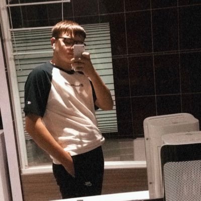 AlgoetHerman's profile picture. 👻 hermantador                          celib 😉