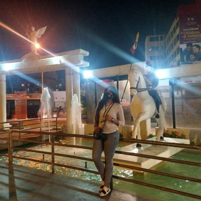 talix944's profile picture. he visto mi grandeza titubear en un instante,he presenciado al Lacayo Eterno, con mi abrigo en sus manos, reírse con desprecio, y al fin de cuentas, sentí miedo