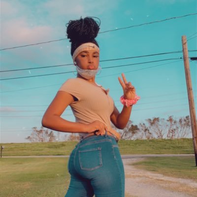 Queenyannie5's profile picture. 