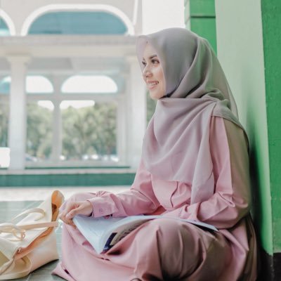 Man jadda wajada, Man shabara zhafira. Instagram: dizahanifa