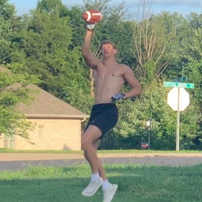 G1Karson's profile picture. UVA TE | 🏈| NPA | 6'6’’ 230