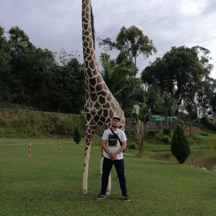 tatan708's profile picture. Vivimos en un mundo donde nos escondemos para hacer el amor, mientras la violencia se practica a plena luz del día. John Lennon.