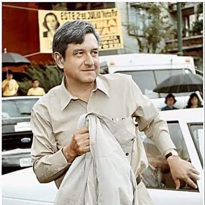 El perro político, no sólo en apoyo del Presidente Andrés Manuel! Si no de las causas justas. Amante de la geopolítica, le doy su clases a #TodosSomosJalife