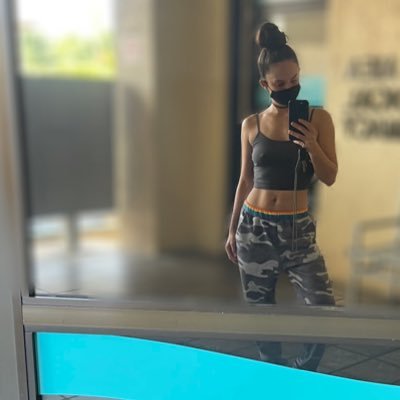 _a_n_n_a_a_'s profile picture. i frequent the specific ocean (she/they/them)