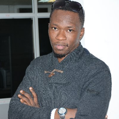 Entrepreneur 3.0, Designer (Graphiste et Webmaster) et Journaliste Reporter... Gradué en SIC et licencié en Edition et Multimédias. schilociteng@gmail.com