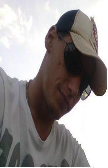 Obstinação e o pensamento forte
É essa a base de um guerreiro de estilo forte
Eu vou com fé vou com determinação
Sangue nos olhos no caminho da evolução